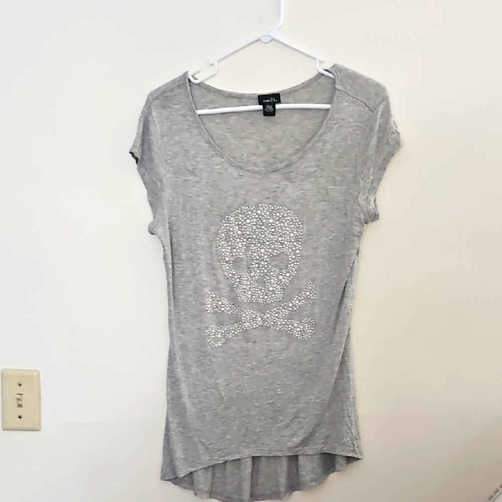 Medium‎ Gray Skull Embellished Women's Top